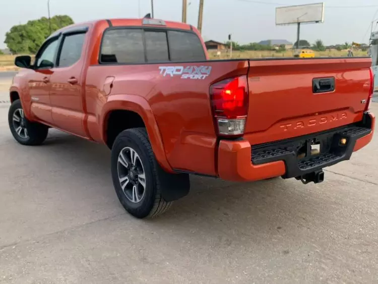 Toyota Tacoma