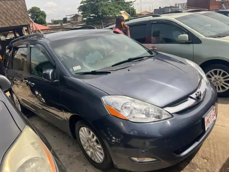Toyota Sienna
