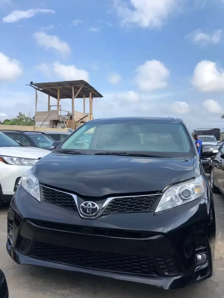 Toyota Sienna