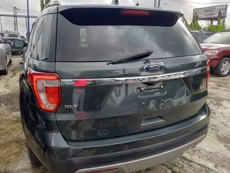 Ford Explorer