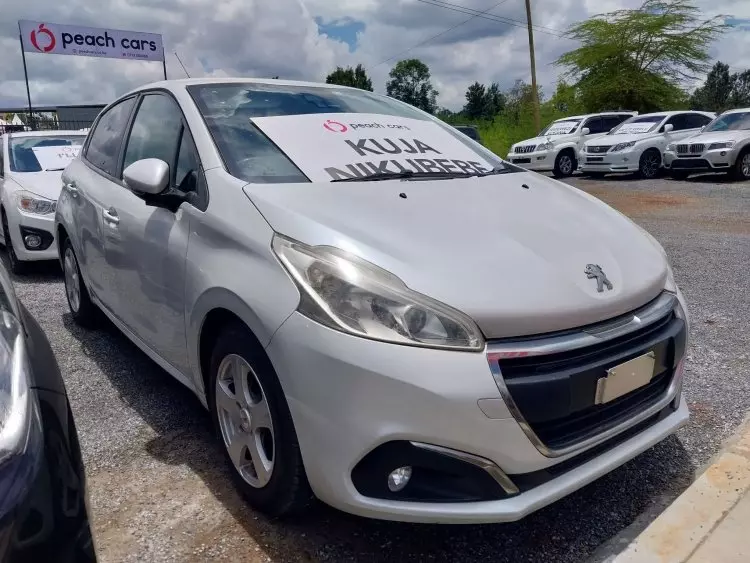 Peugeot 208