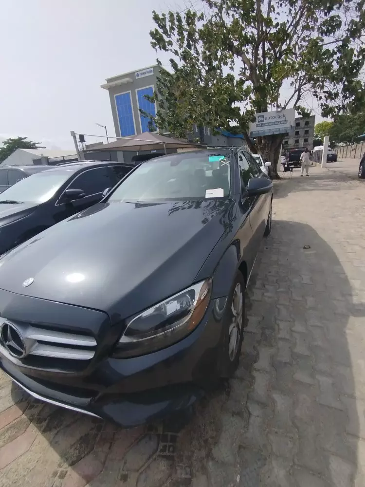 Mercedes-Benz C 300