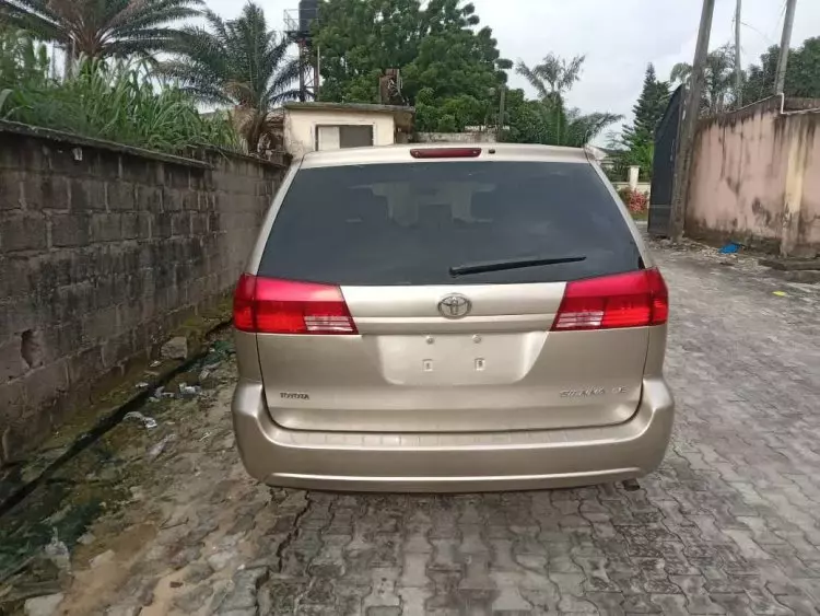 Toyota Sienna