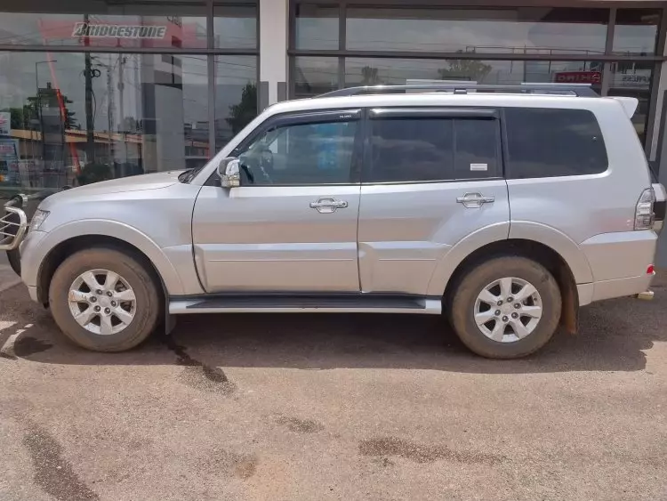 Mitsubishi Pajero GLS