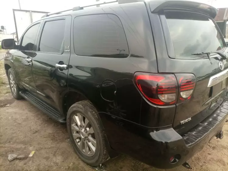 Toyota Sequoia