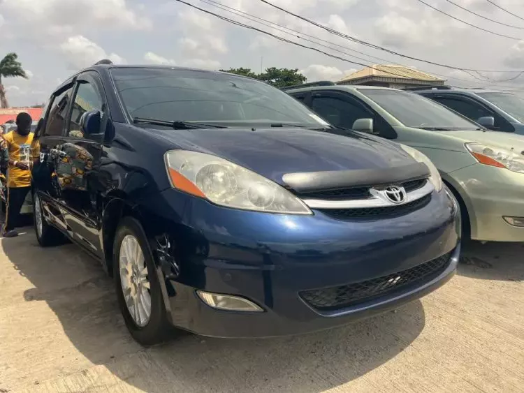 Toyota Sienna