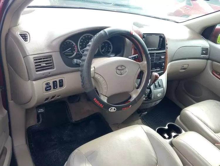 Toyota Sienna