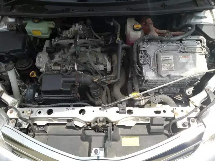 Toyota Fielder hybrid 