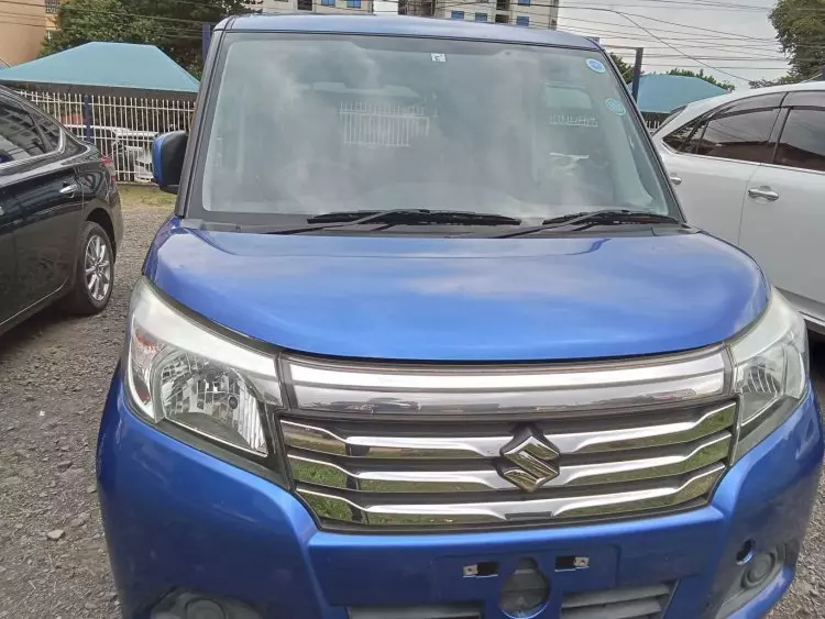 SUZUKI Solio