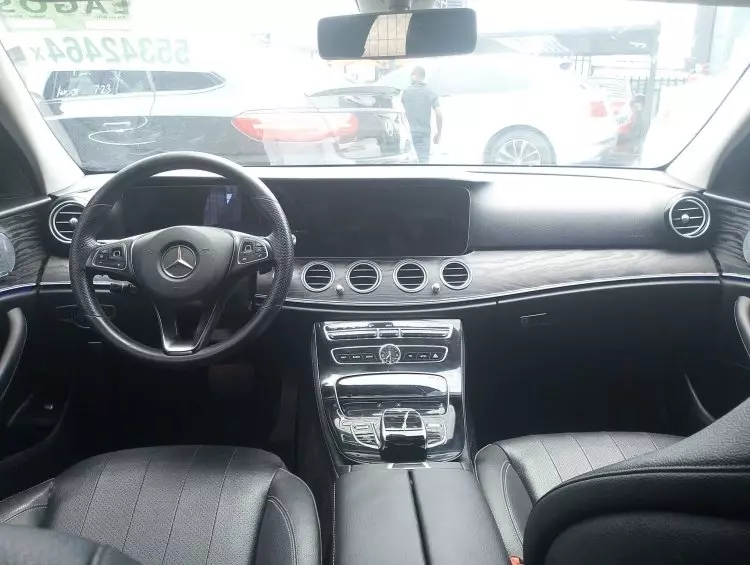 Mercedes-Benz E 300