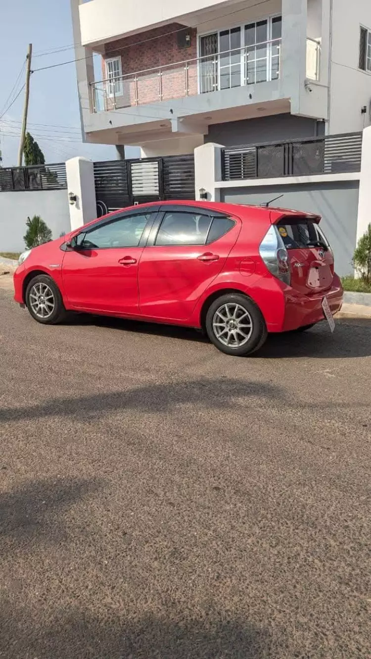 Toyota Aqua Hybrid