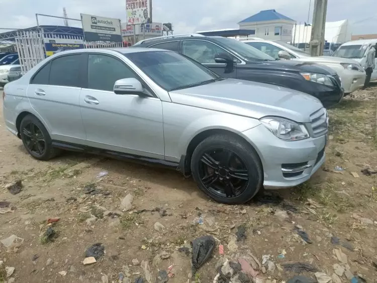 Mercedes-Benz C 300