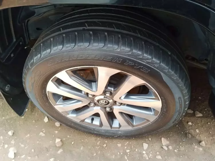 Toyota Landcruiser  V8