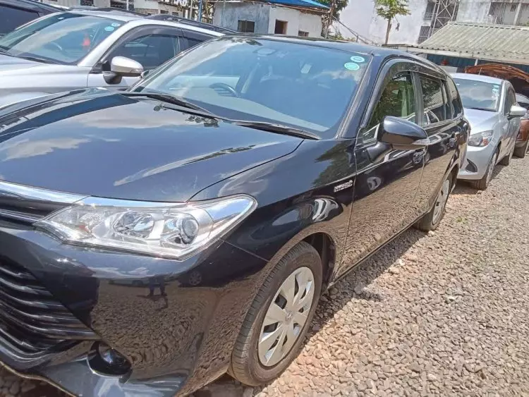 Toyota Fielder hybrid