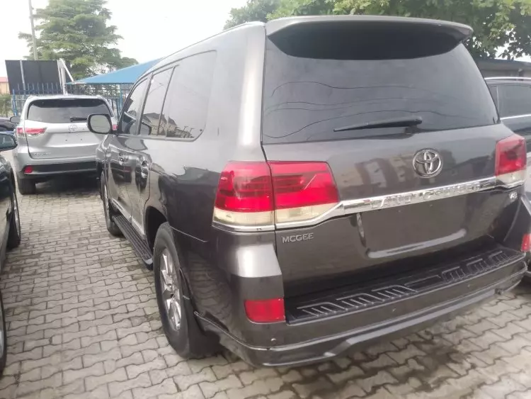 Toyota Land Cruiser VX