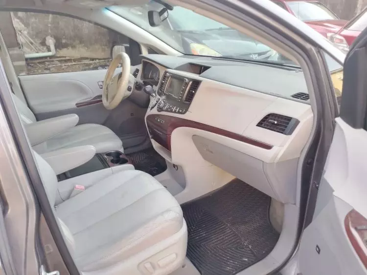 Toyota Sienna
