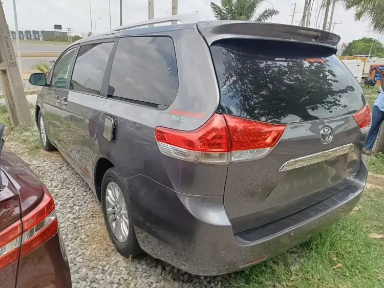 Toyota Sienna