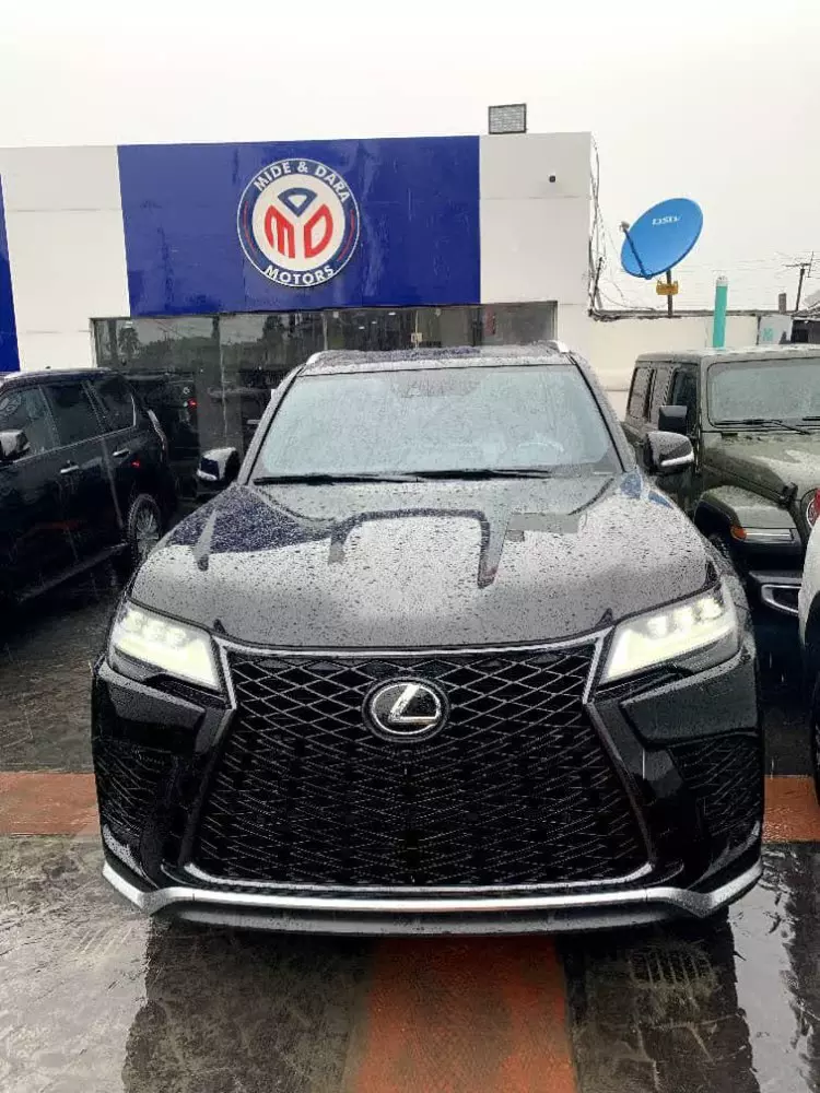 Lexus LX 600