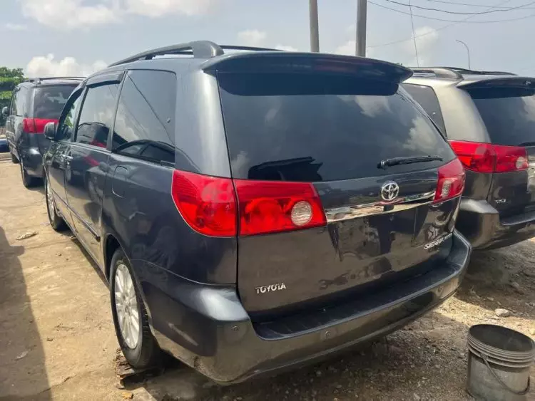 Toyota Sienna