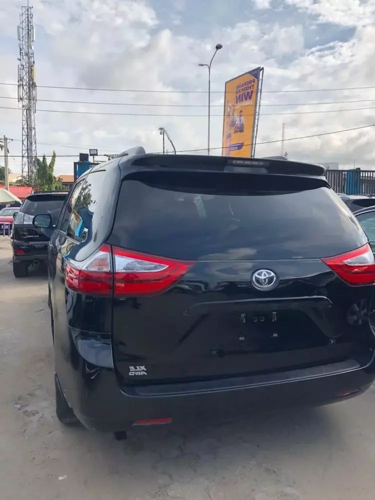 Toyota Sienna