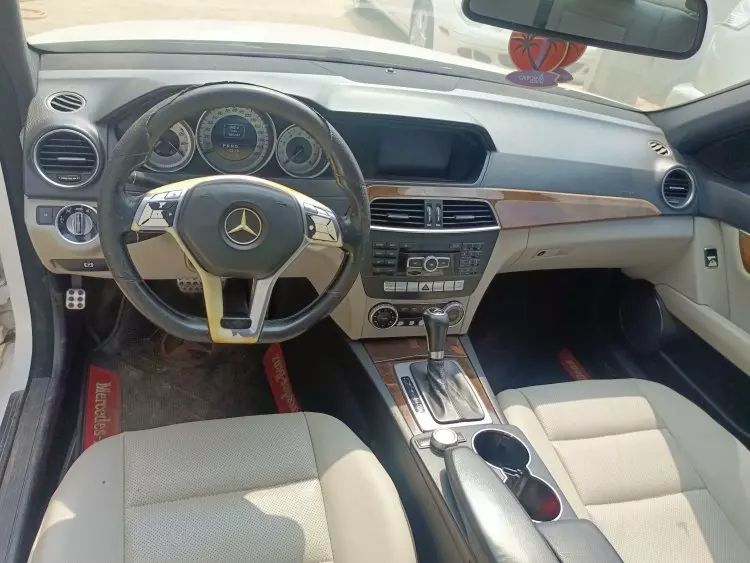 Mercedes-Benz C 300