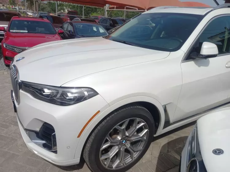 BMW X7