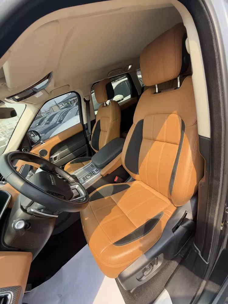 RANGE ROVER Autobiography