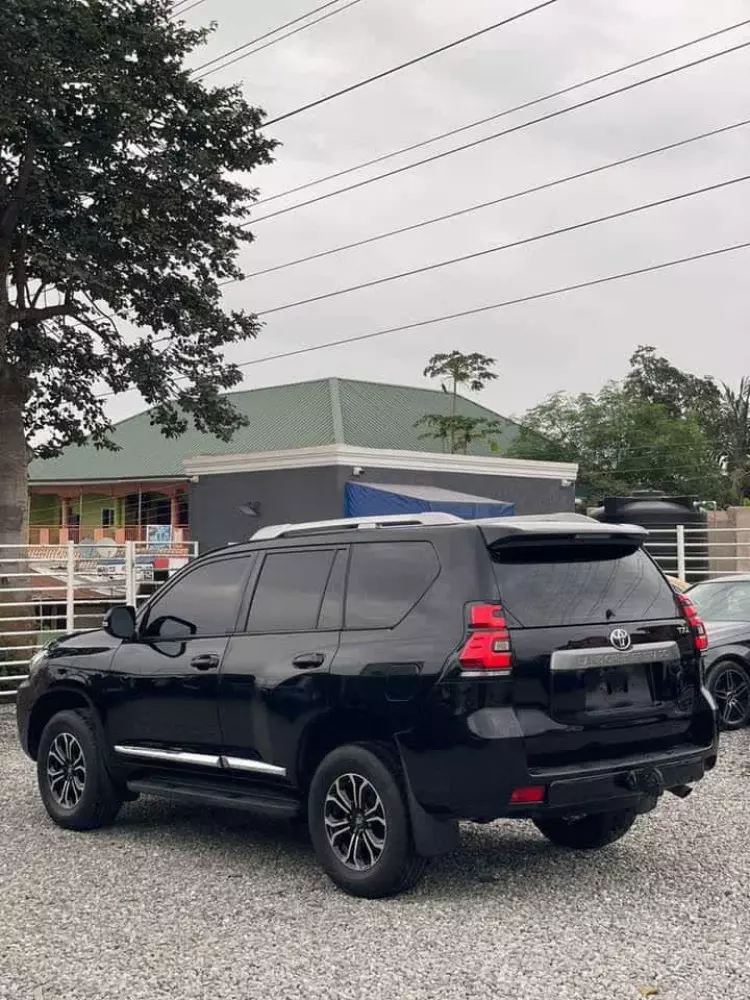 Toyota Land Cruiser Prado TX L