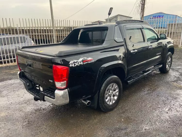 Toyota Tacoma