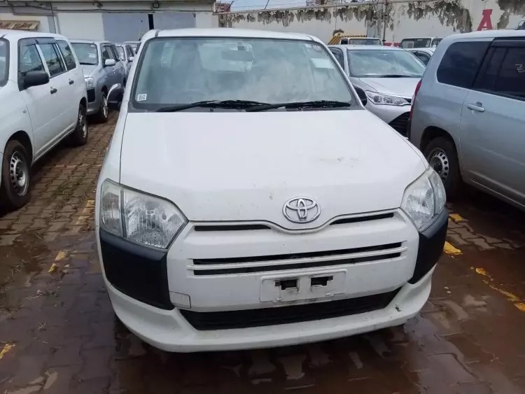 Toyota Succeed