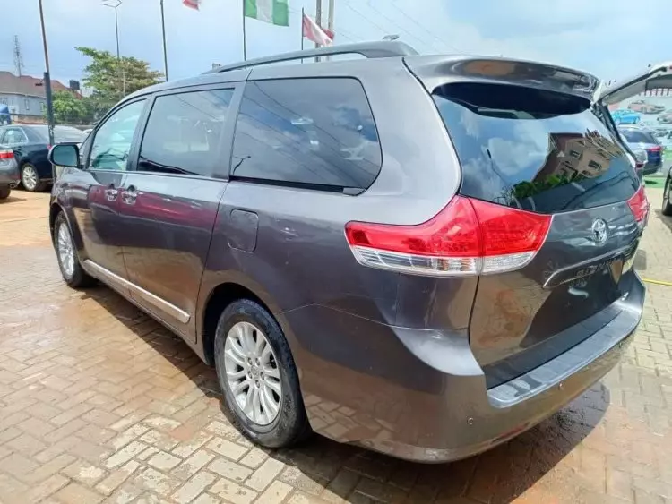 Toyota Sienna