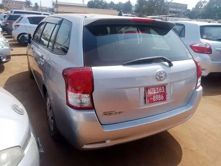 Toyota Fielder 
