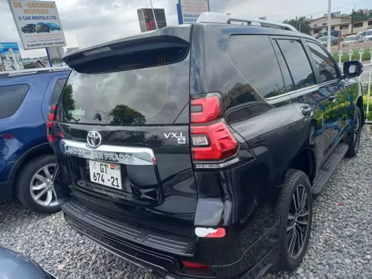 Toyota Land Cruiser Prado VX.L