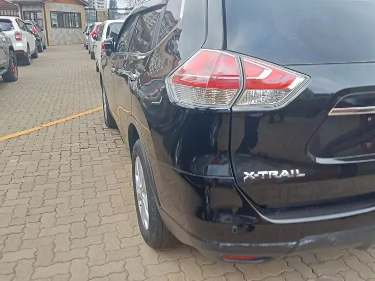 Nissan X-TRAIL