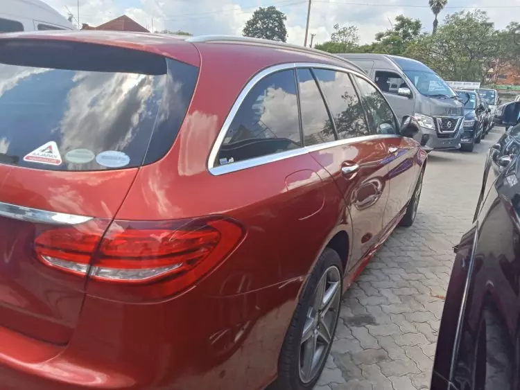 Mercedes-Benz C 200