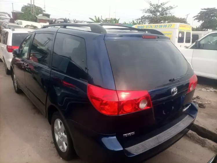 Toyota Sienna