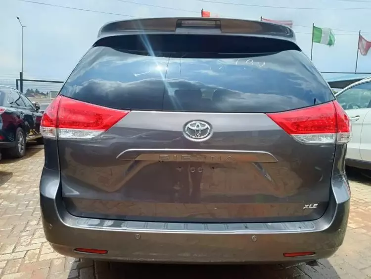 Toyota Sienna