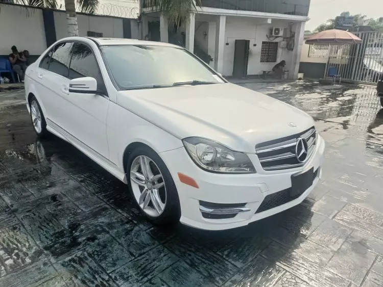 Mercedes-Benz C 300