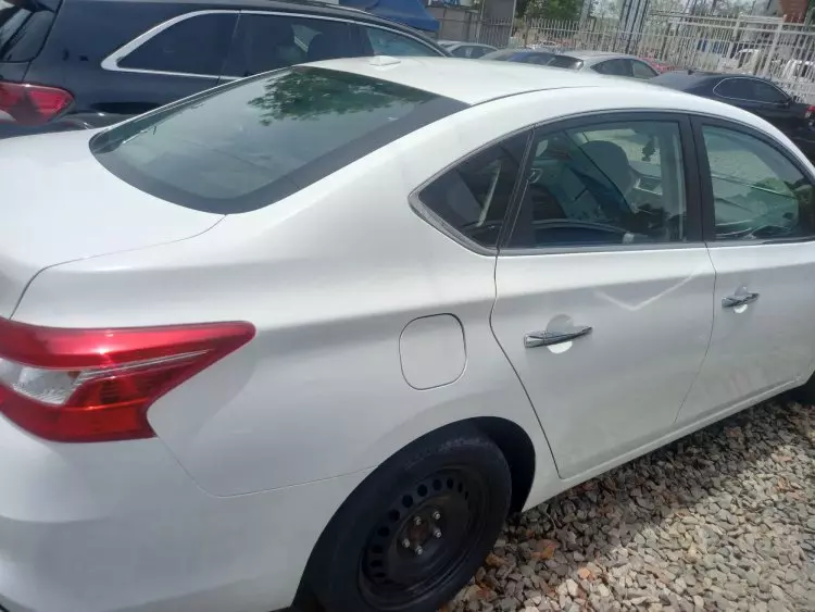 Nissan Sentra