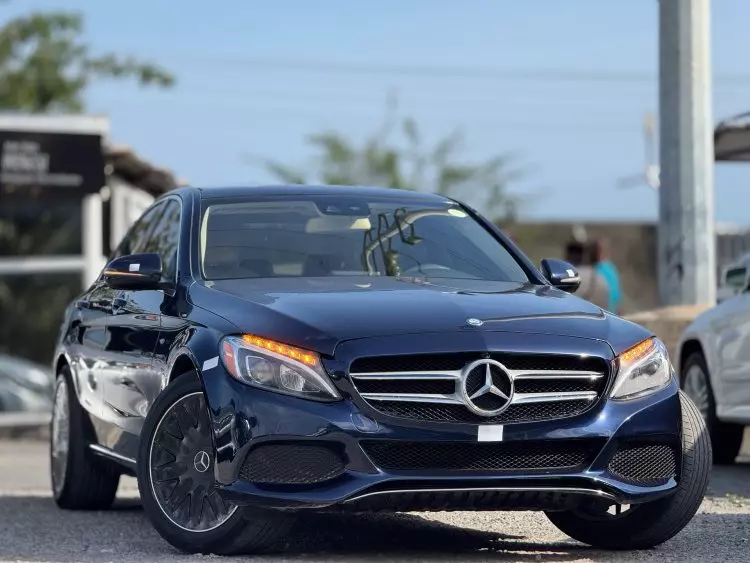 Mercedes-Benz C 300