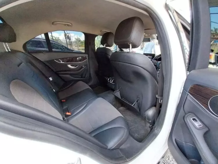 Mercedes-Benz C 200