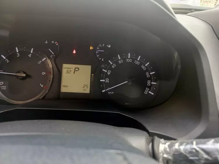 Toyota  Land Cruiser VXR V8