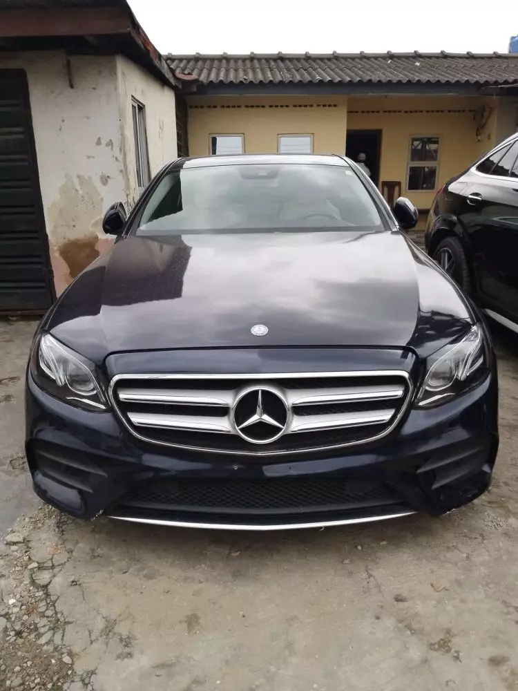 Mercedes-Benz E 300