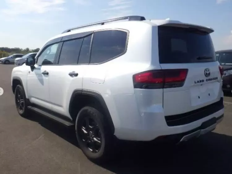Toyota Landcruiser 300