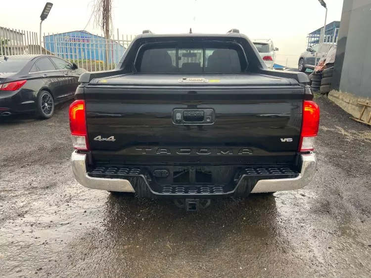 Toyota Tacoma