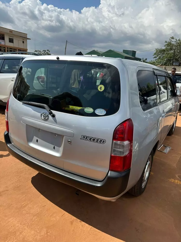 Toyota Succeed