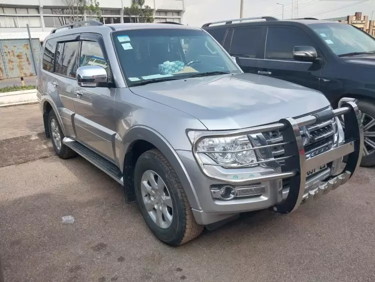Mitsubishi Pajero GLS