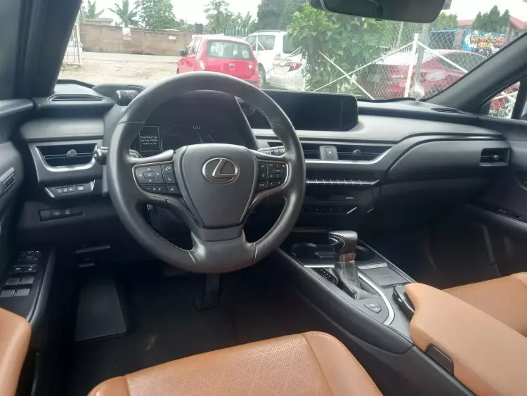 Lexus UX