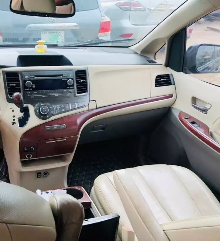 Toyota Sienna