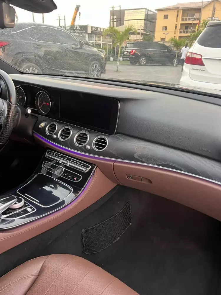 Mercedes-Benz E 300